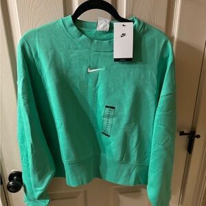 NWT Nike sweatshirt and pants